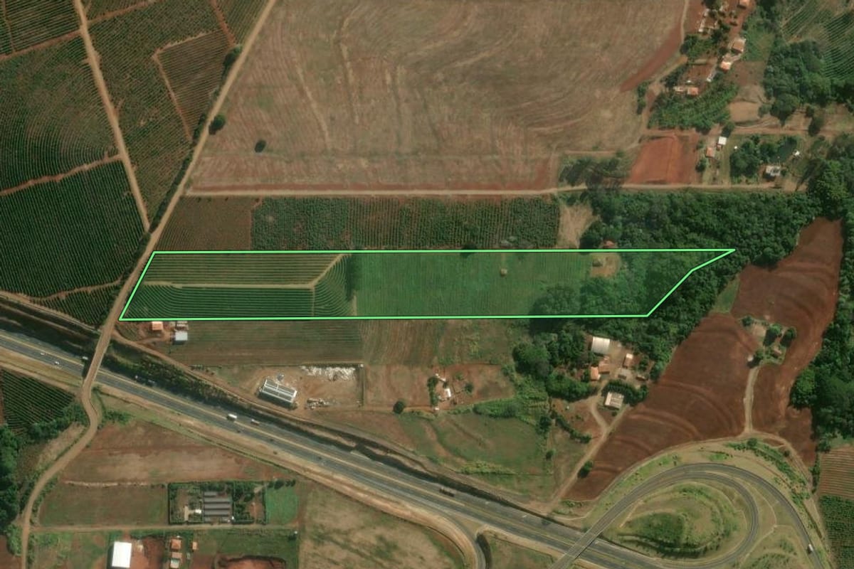 Imagem de satélite do imóvel rural em Jandaia do Sul (PR), com o contorno declarado no CAR desenhado por cima.