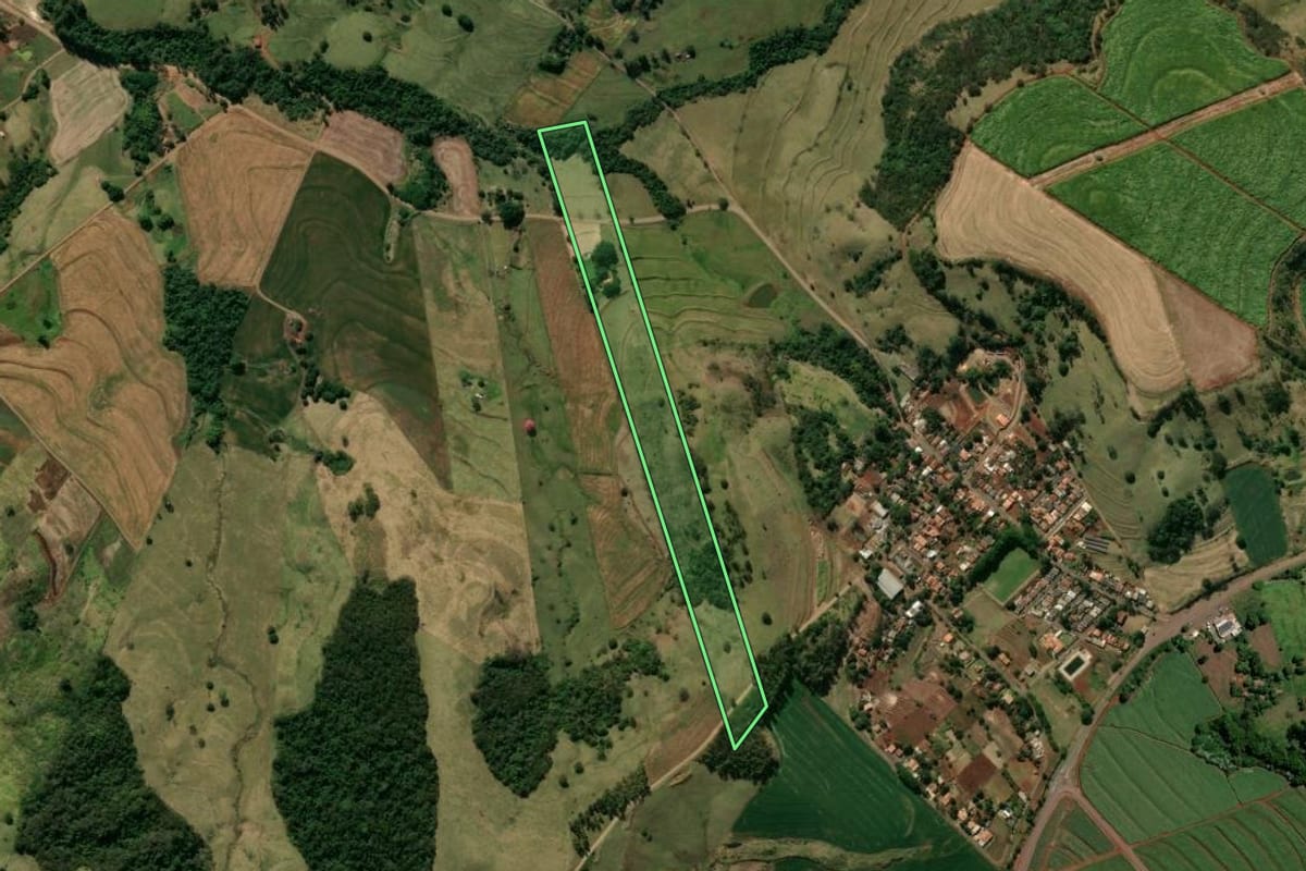 Imagem de satélite do imóvel rural em Jandaia do Sul (PR), com o contorno declarado no CAR desenhado por cima.