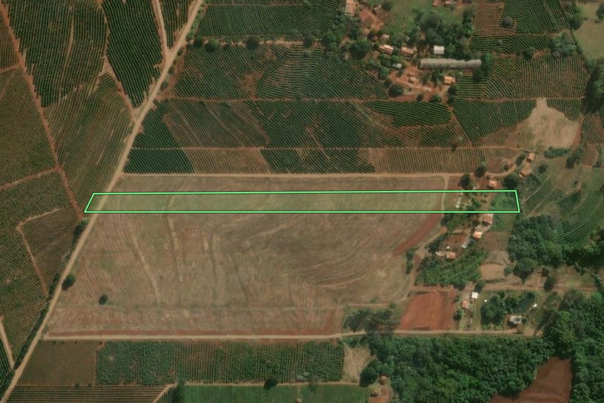 Imagem de satélite do imóvel rural em Jandaia do Sul (PR), com o contorno declarado no CAR desenhado por cima.