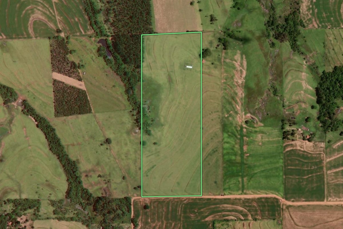 Imagem de satélite do imóvel rural em Janiópolis (PR), com o contorno declarado no CAR desenhado por cima.