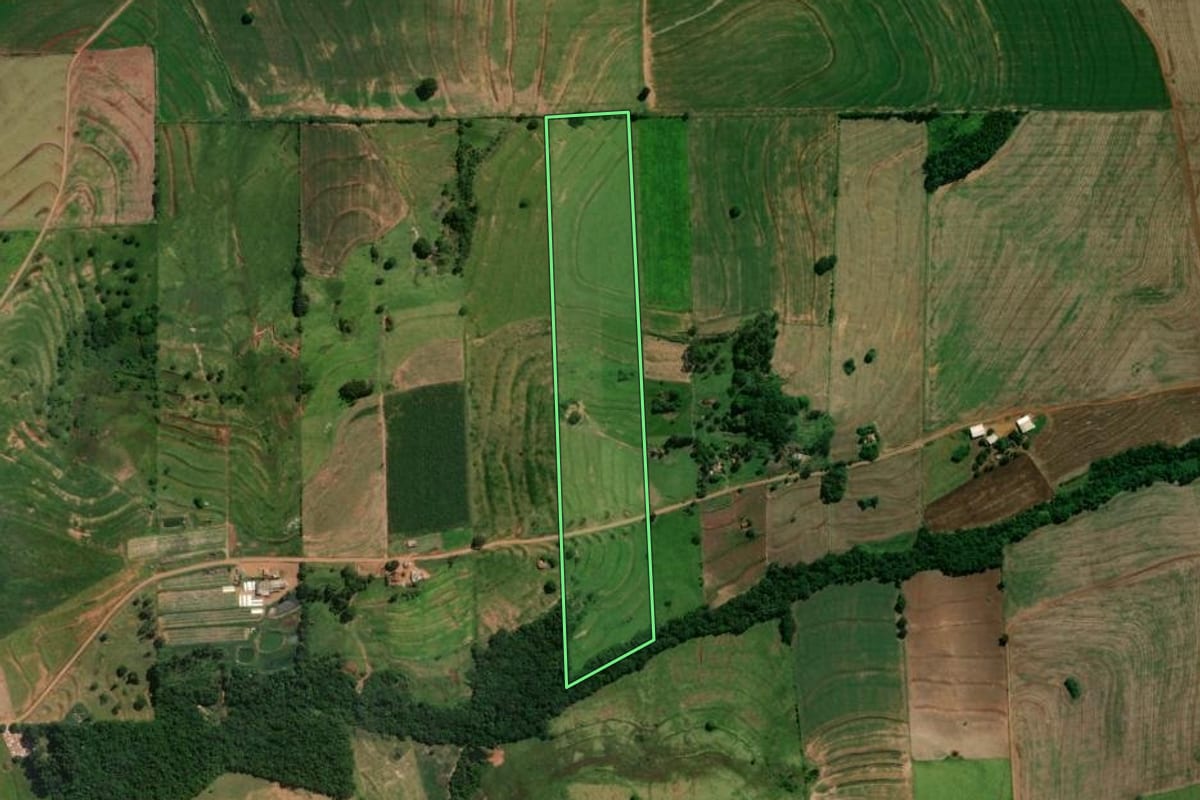 Imagem de satélite do imóvel rural em Janiópolis (PR), com o contorno declarado no CAR desenhado por cima.