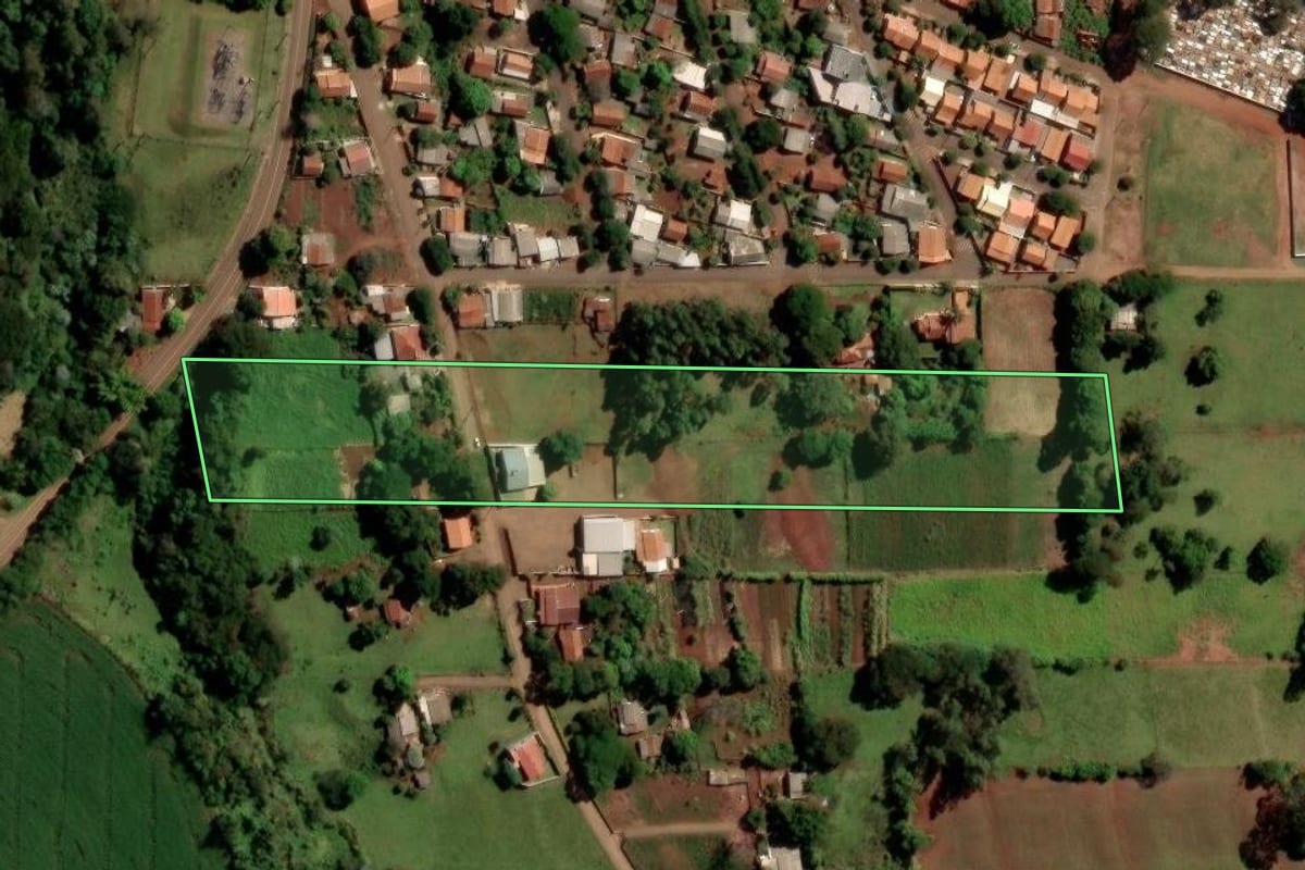 Imagem de satélite do imóvel rural em Janiópolis (PR), com o contorno declarado no CAR desenhado por cima.