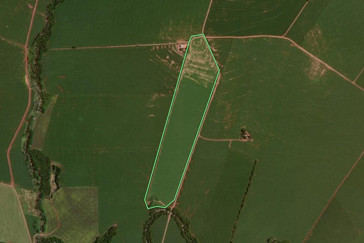 Imagem de satélite do imóvel rural em Janiópolis (PR), com o contorno declarado no CAR desenhado por cima.