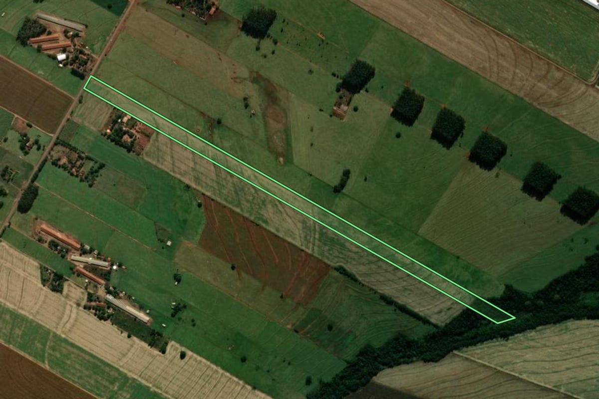 Imagem de satélite do imóvel rural em Japurá (PR), com o contorno declarado no CAR desenhado por cima.