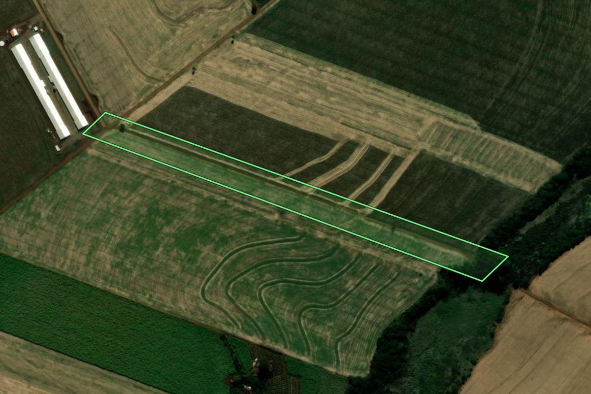 Imagem de satélite do imóvel rural em Japurá (PR), com o contorno declarado no CAR desenhado por cima.