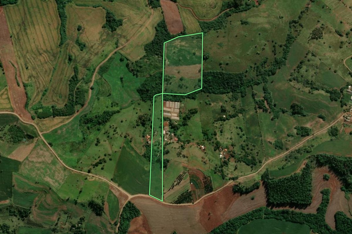 Imagem de satélite do imóvel rural em Jardim Alegre (PR), com o contorno declarado no CAR desenhado por cima.