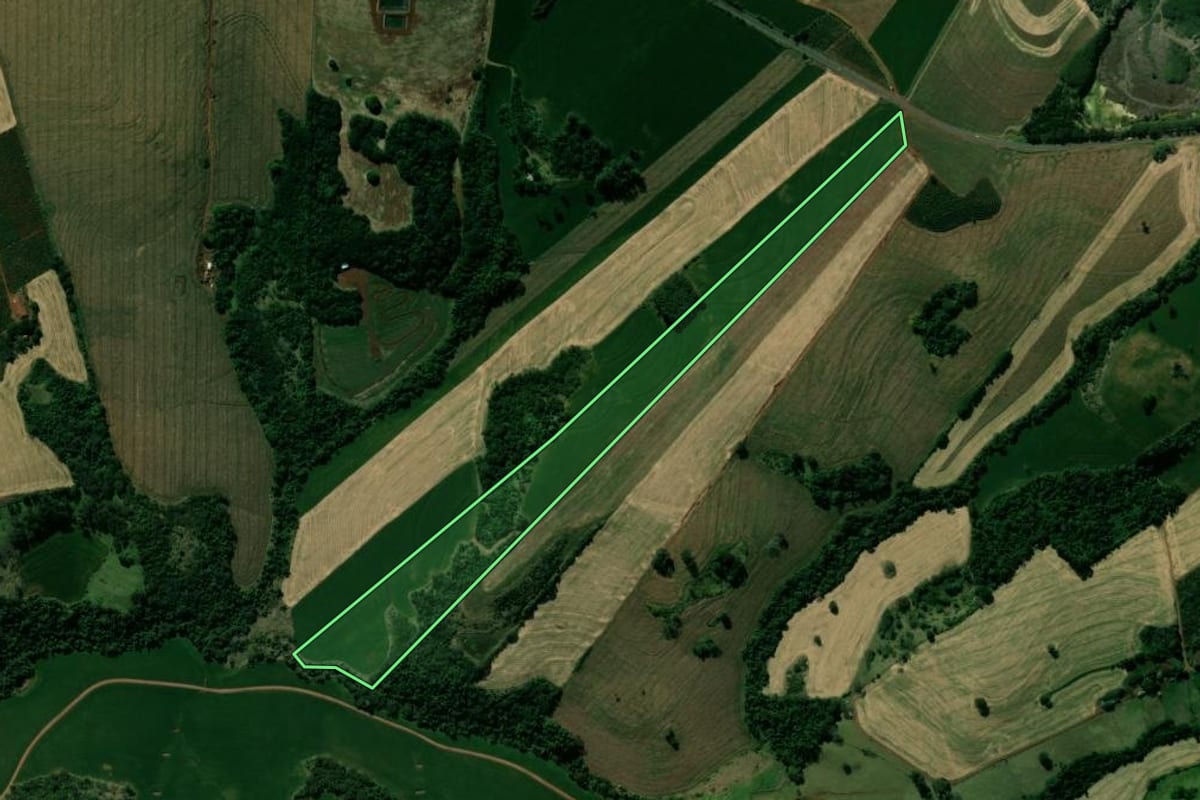 Imagem de satélite do imóvel rural em Jardim Alegre (PR), com o contorno declarado no CAR desenhado por cima.