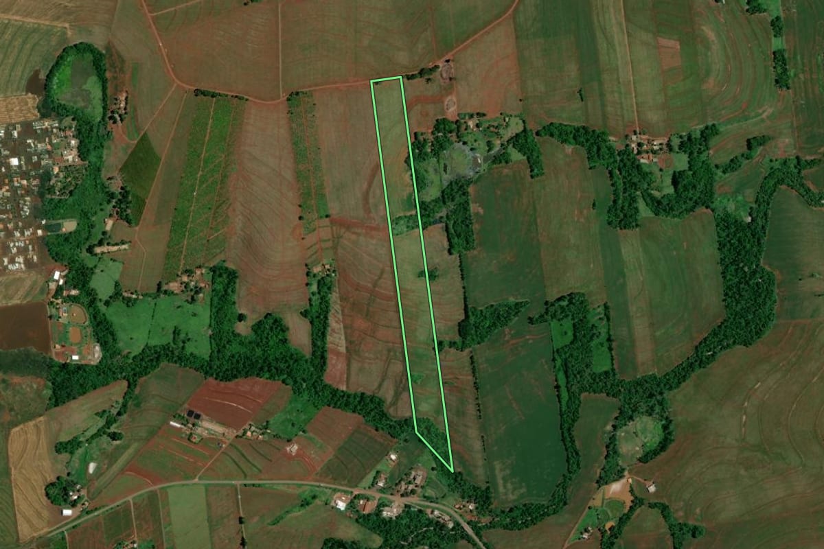 Imagem de satélite do imóvel rural em Jesuítas (PR), com o contorno declarado no CAR desenhado por cima.