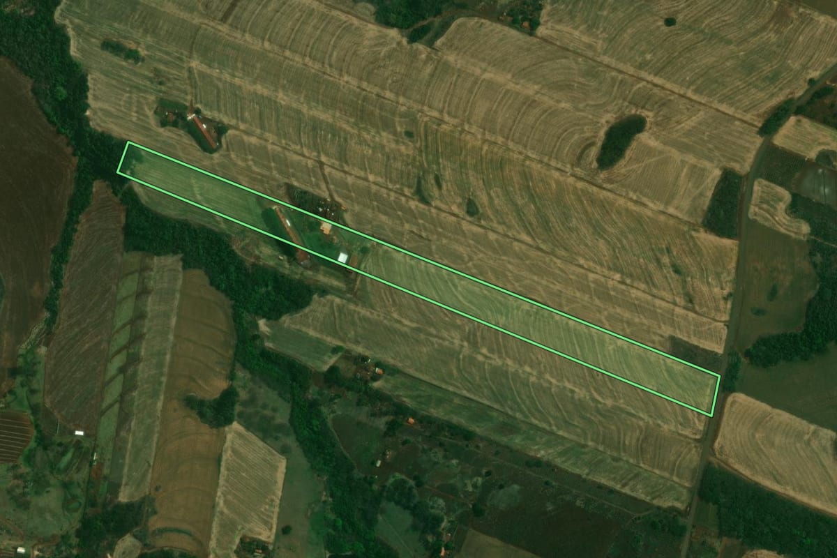 Imagem de satélite do imóvel rural em Jesuítas (PR), com o contorno declarado no CAR desenhado por cima.