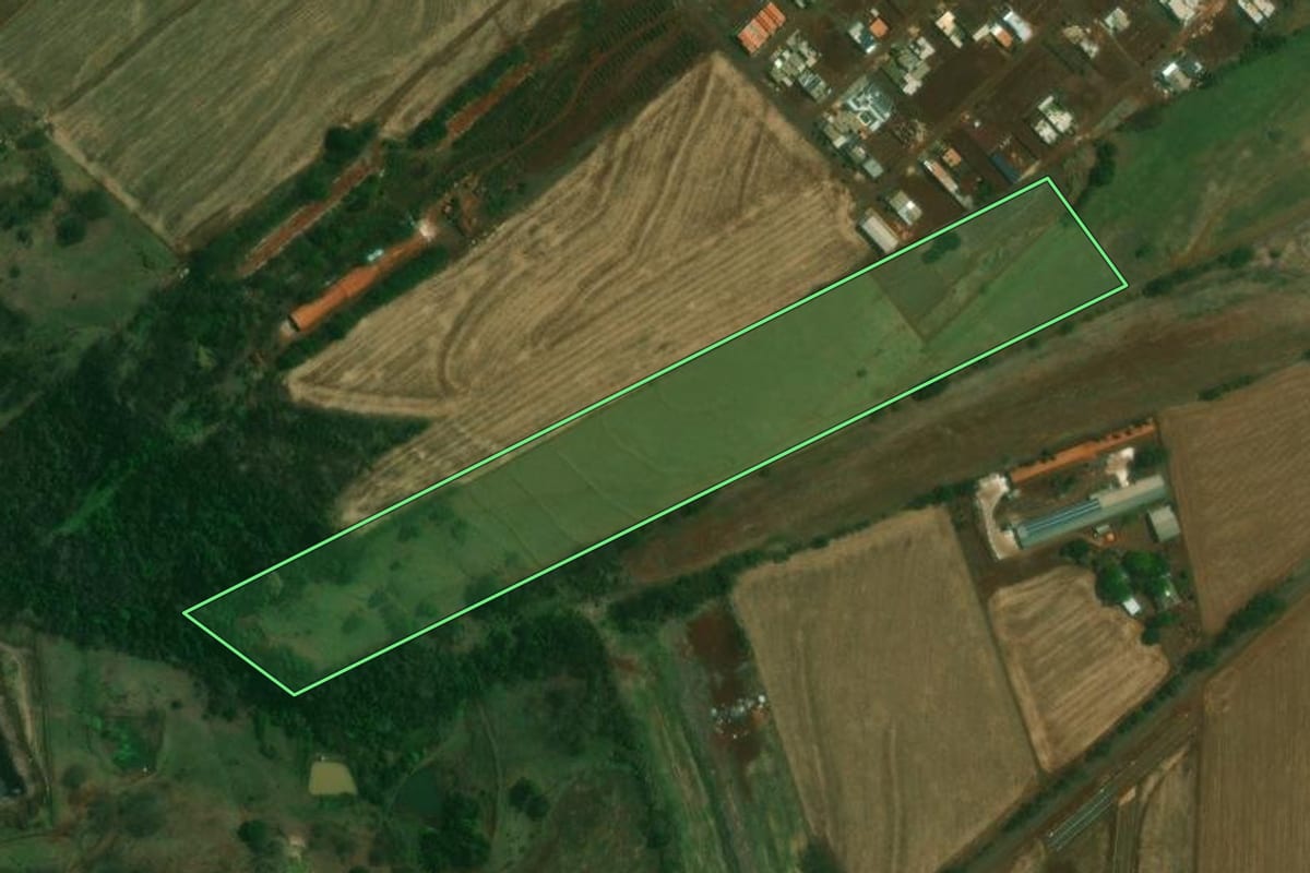 Imagem de satélite do imóvel rural em Jesuítas (PR), com o contorno declarado no CAR desenhado por cima.