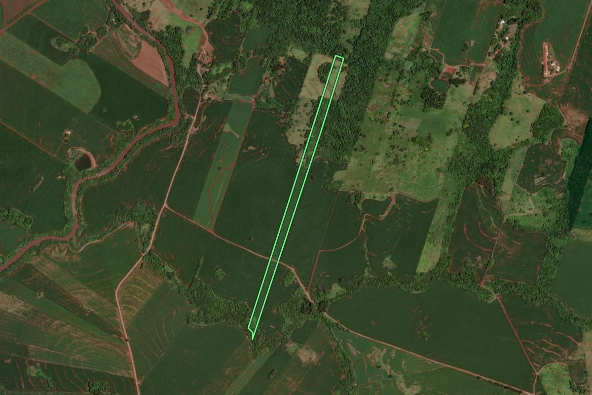 Imagem de satélite do imóvel rural em Jesuítas (PR), com o contorno declarado no CAR desenhado por cima.