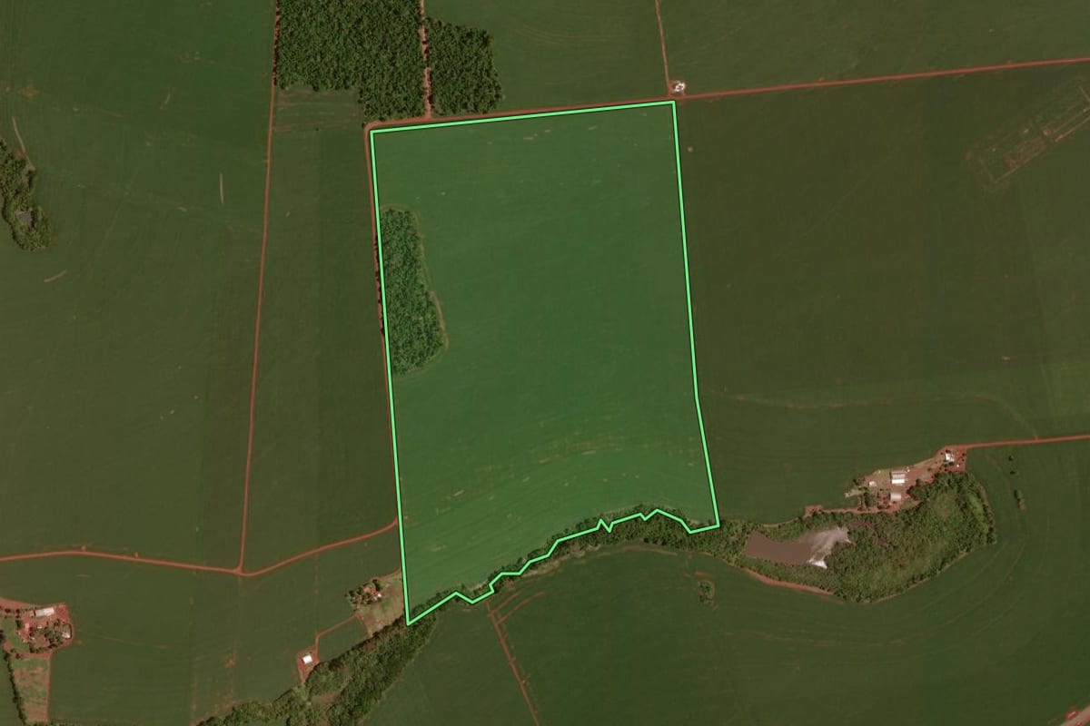 Imagem de satélite do imóvel rural em Juranda (PR), com o contorno declarado no CAR desenhado por cima.