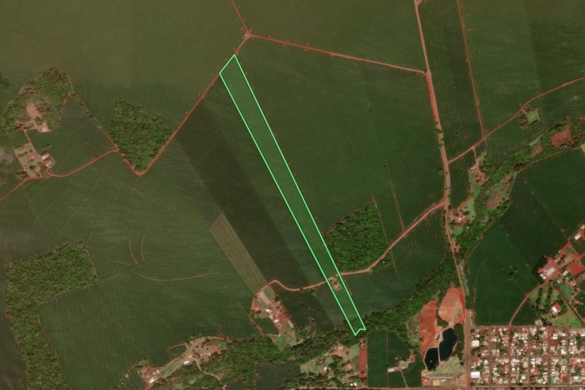 Imagem de satélite do imóvel rural em Juranda (PR), com o contorno declarado no CAR desenhado por cima.