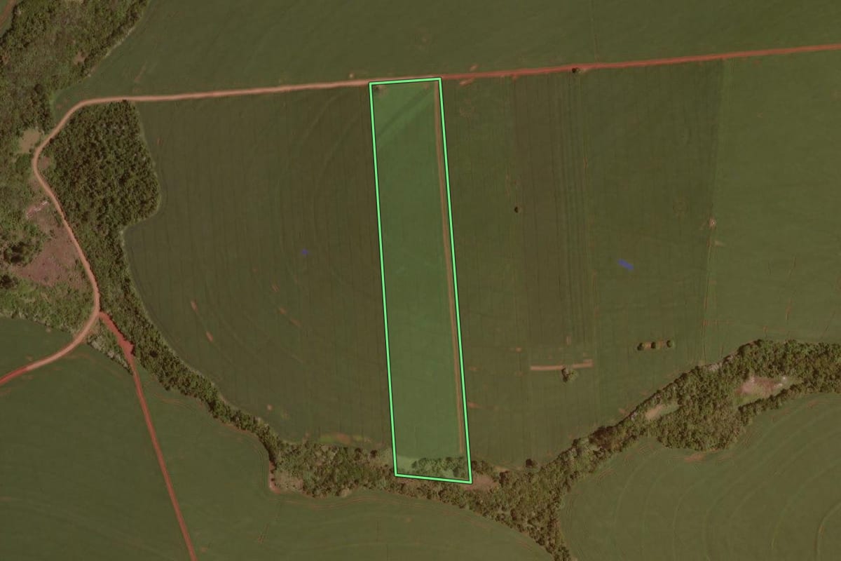Imagem de satélite do imóvel rural em Juranda (PR), com o contorno declarado no CAR desenhado por cima.