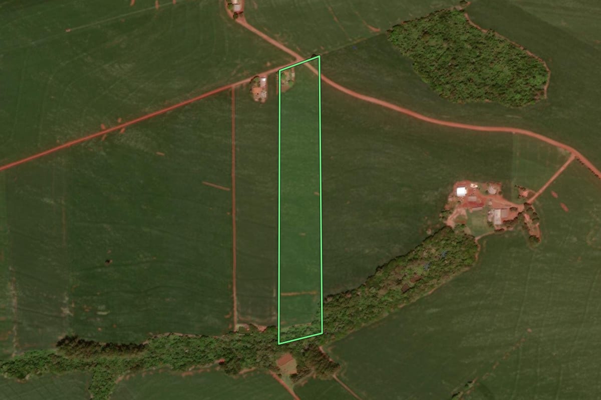 Imagem de satélite do imóvel rural em Juranda (PR), com o contorno declarado no CAR desenhado por cima.