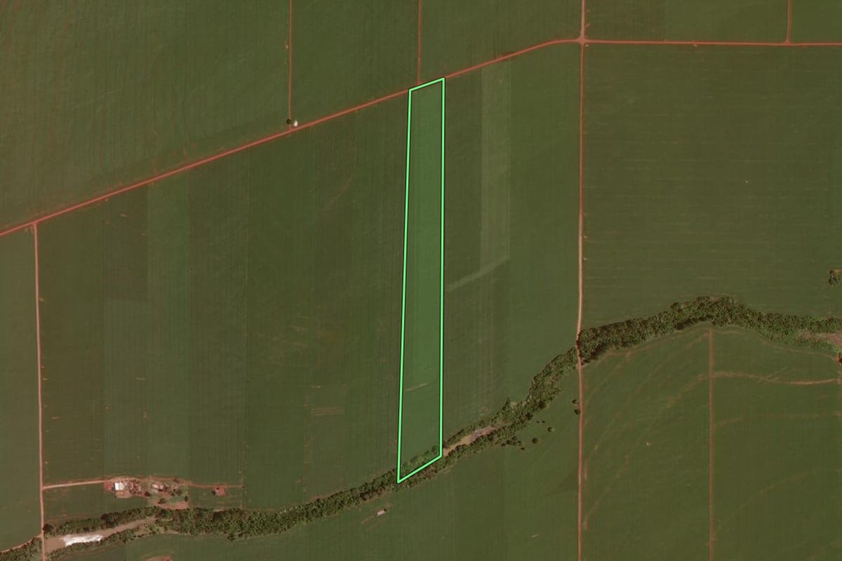 Imagem de satélite do imóvel rural em Juranda (PR), com o contorno declarado no CAR desenhado por cima.