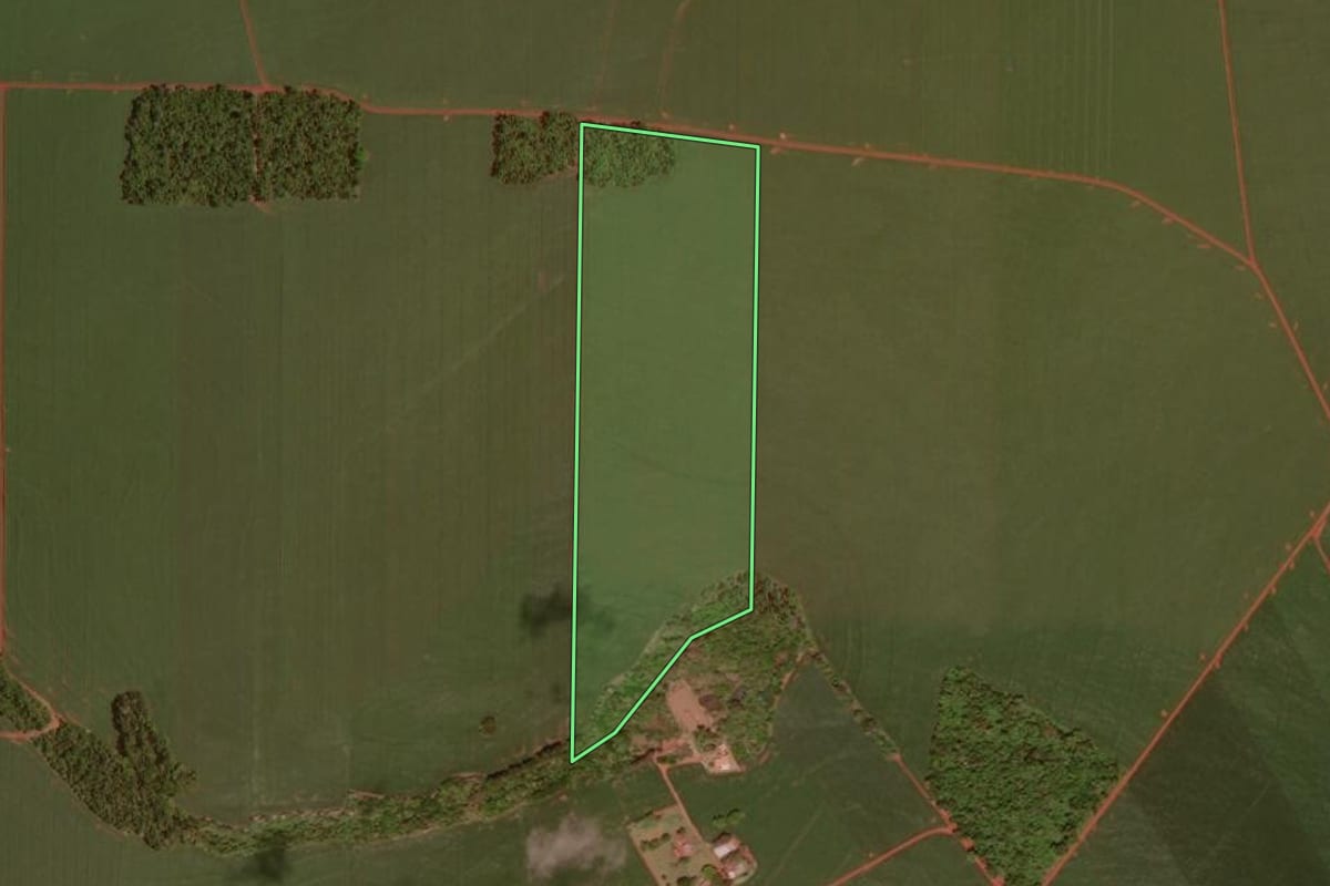 Imagem de satélite do imóvel rural em Juranda (PR), com o contorno declarado no CAR desenhado por cima.
