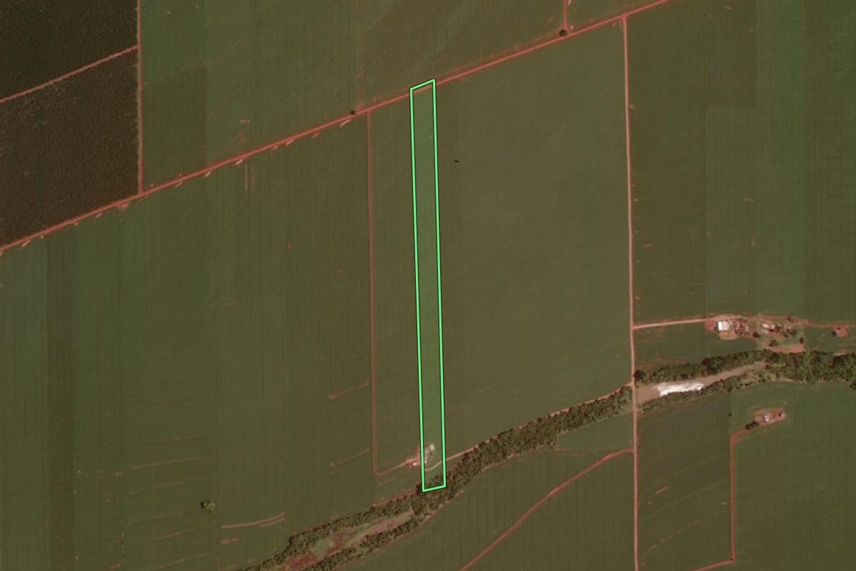 Imagem de satélite do imóvel rural em Juranda (PR), com o contorno declarado no CAR desenhado por cima.
