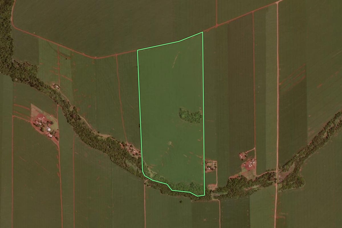 Imagem de satélite do imóvel rural em Juranda (PR), com o contorno declarado no CAR desenhado por cima.