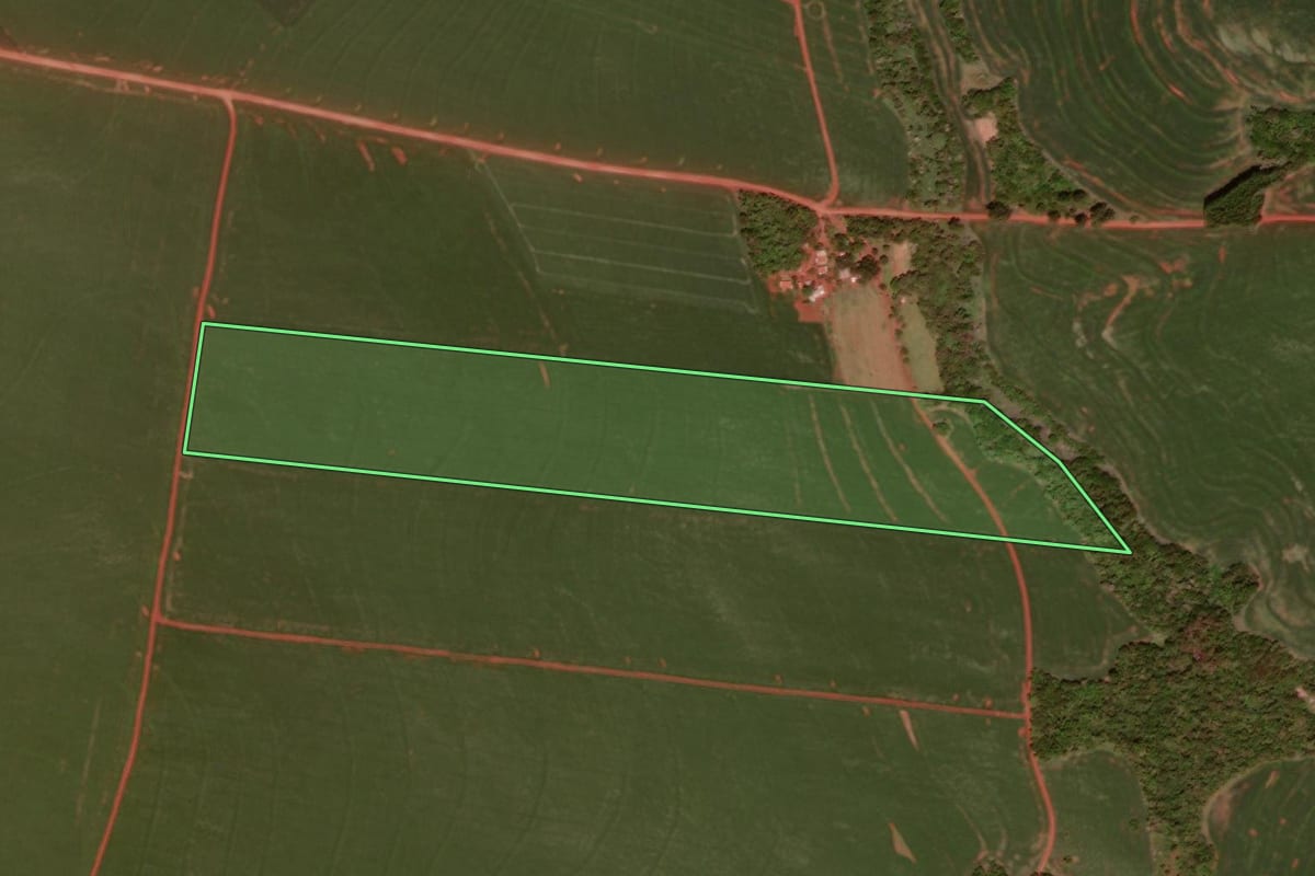 Imagem de satélite do imóvel rural em Juranda (PR), com o contorno declarado no CAR desenhado por cima.