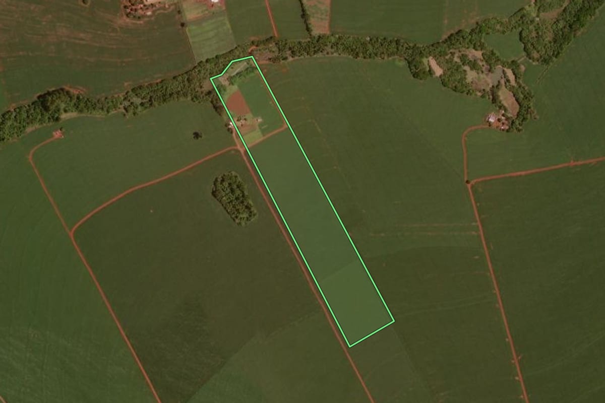 Imagem de satélite do imóvel rural em Juranda (PR), com o contorno declarado no CAR desenhado por cima.