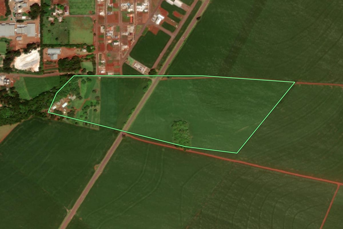 Imagem de satélite do imóvel rural em Juranda (PR), com o contorno declarado no CAR desenhado por cima.