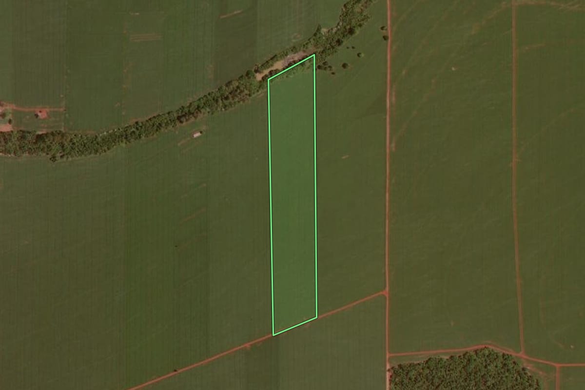 Imagem de satélite do imóvel rural em Juranda (PR), com o contorno declarado no CAR desenhado por cima.