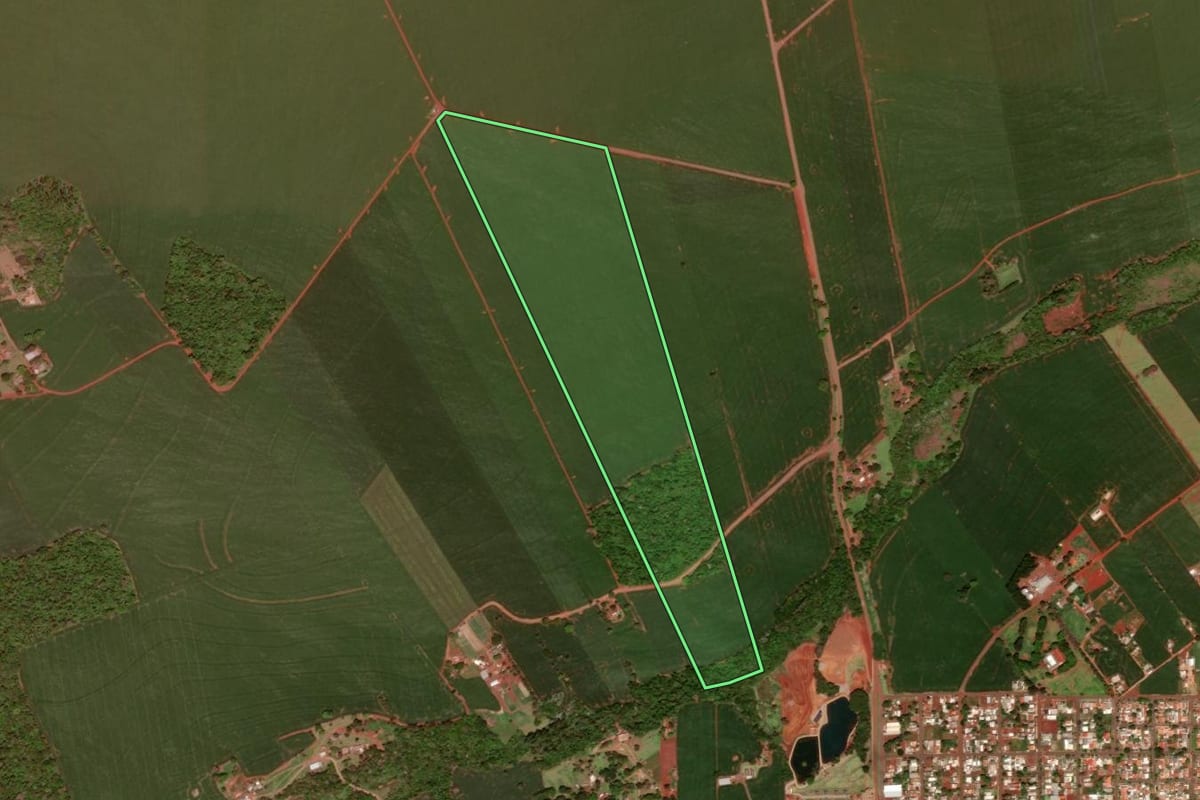 Imagem de satélite do imóvel rural em Juranda (PR), com o contorno declarado no CAR desenhado por cima.