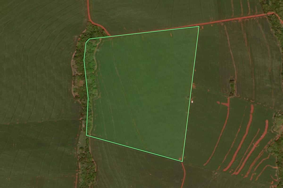 Imagem de satélite do imóvel rural em Juranda (PR), com o contorno declarado no CAR desenhado por cima.
