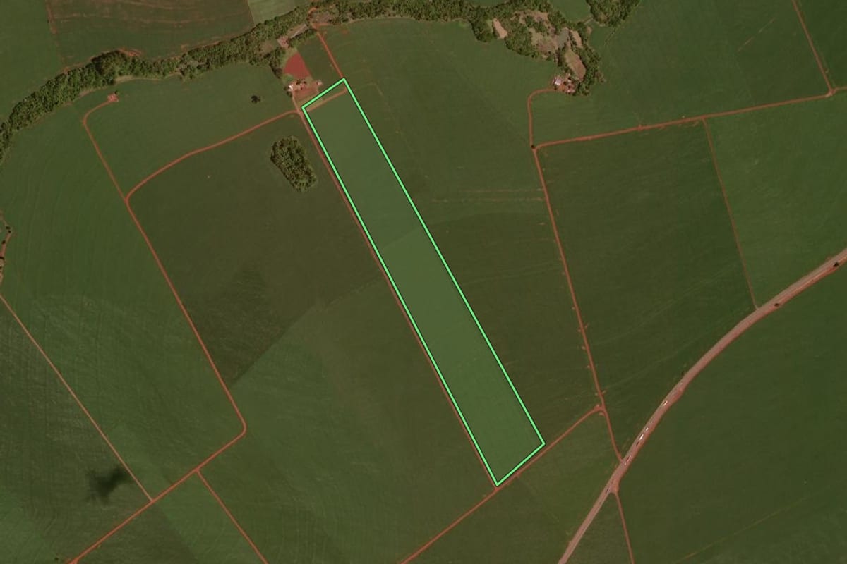 Imagem de satélite do imóvel rural em Juranda (PR), com o contorno declarado no CAR desenhado por cima.