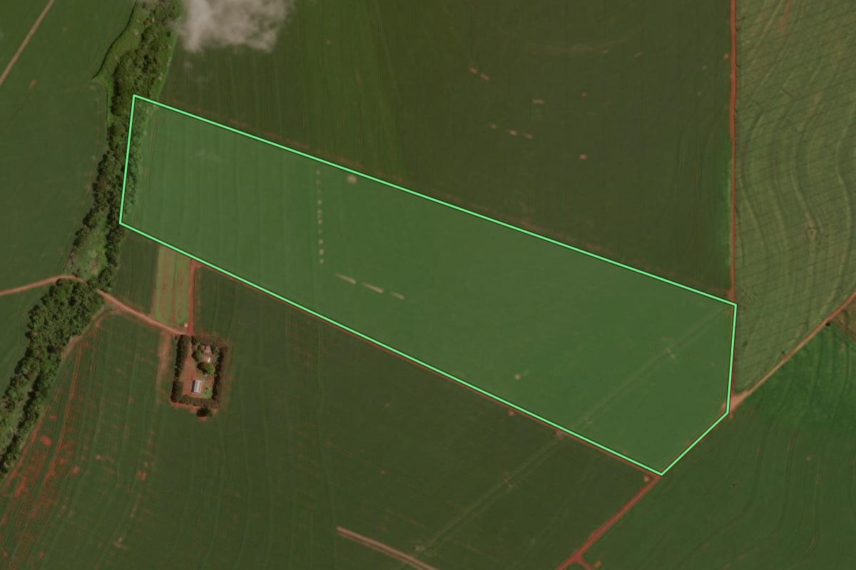 Imagem de satélite do imóvel rural em Juranda (PR), com o contorno declarado no CAR desenhado por cima.