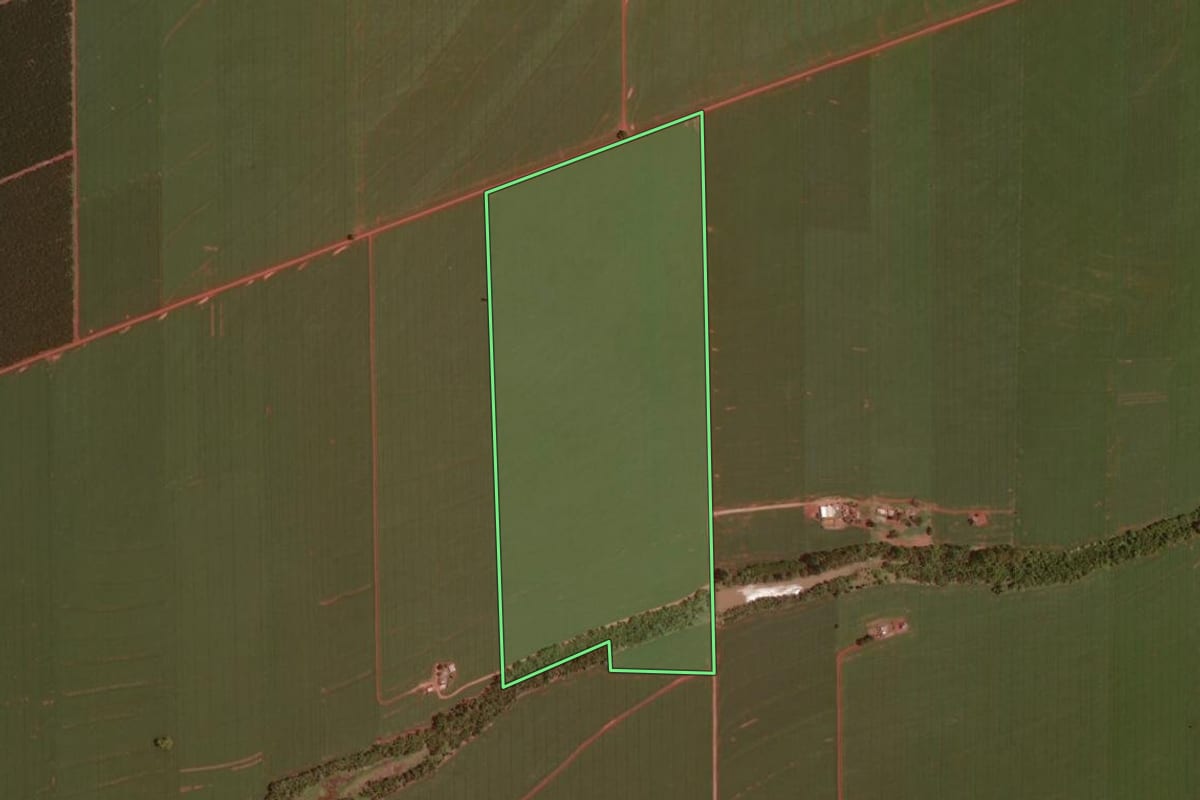 Imagem de satélite do imóvel rural em Juranda (PR), com o contorno declarado no CAR desenhado por cima.