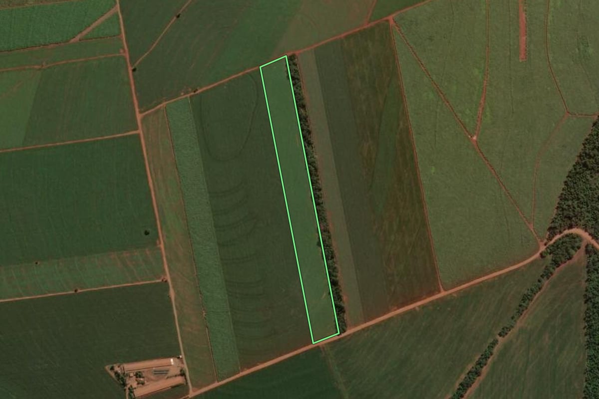Imagem de satélite do imóvel rural em Jussara (PR), com o contorno declarado no CAR desenhado por cima.