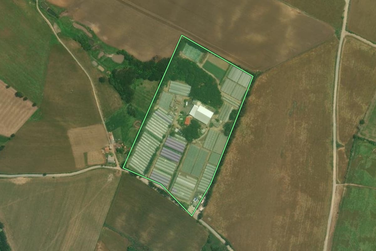 Imagem de satélite do imóvel rural em Lapa (PR), com o contorno declarado no CAR desenhado por cima.