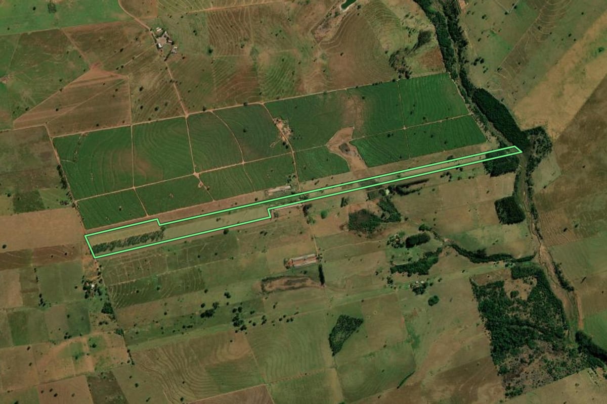 Imagem de satélite do imóvel rural em Loanda (PR), com o contorno declarado no CAR desenhado por cima.