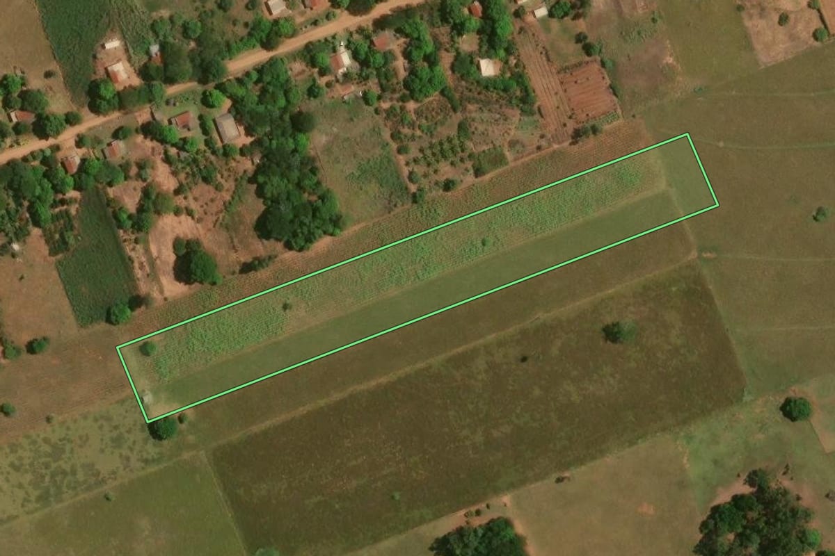Imagem de satélite do imóvel rural em Loanda (PR), com o contorno declarado no CAR desenhado por cima.