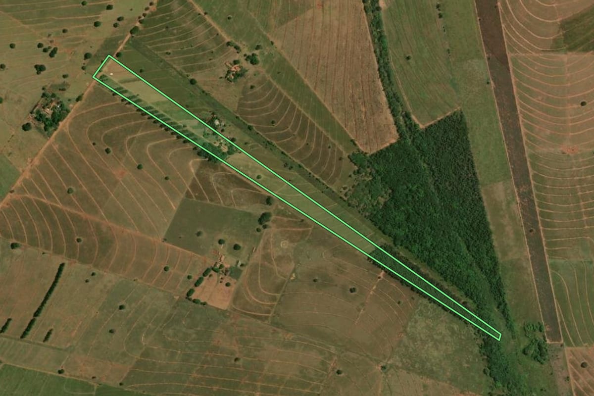 Imagem de satélite do imóvel rural em Loanda (PR), com o contorno declarado no CAR desenhado por cima.