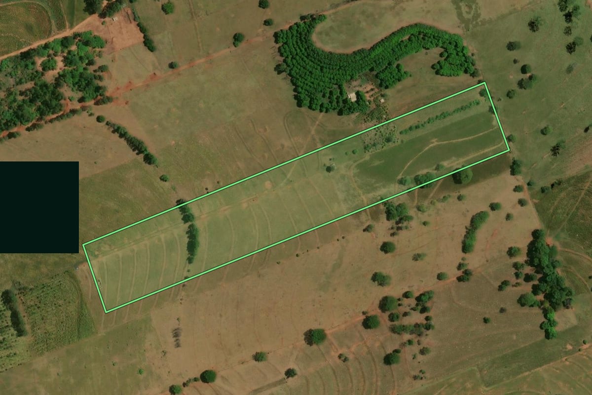 Imagem de satélite do imóvel rural em Loanda (PR), com o contorno declarado no CAR desenhado por cima.