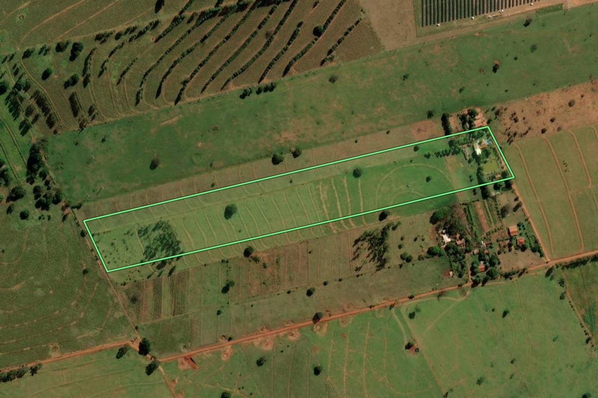 Imagem de satélite do imóvel rural em Loanda (PR), com o contorno declarado no CAR desenhado por cima.