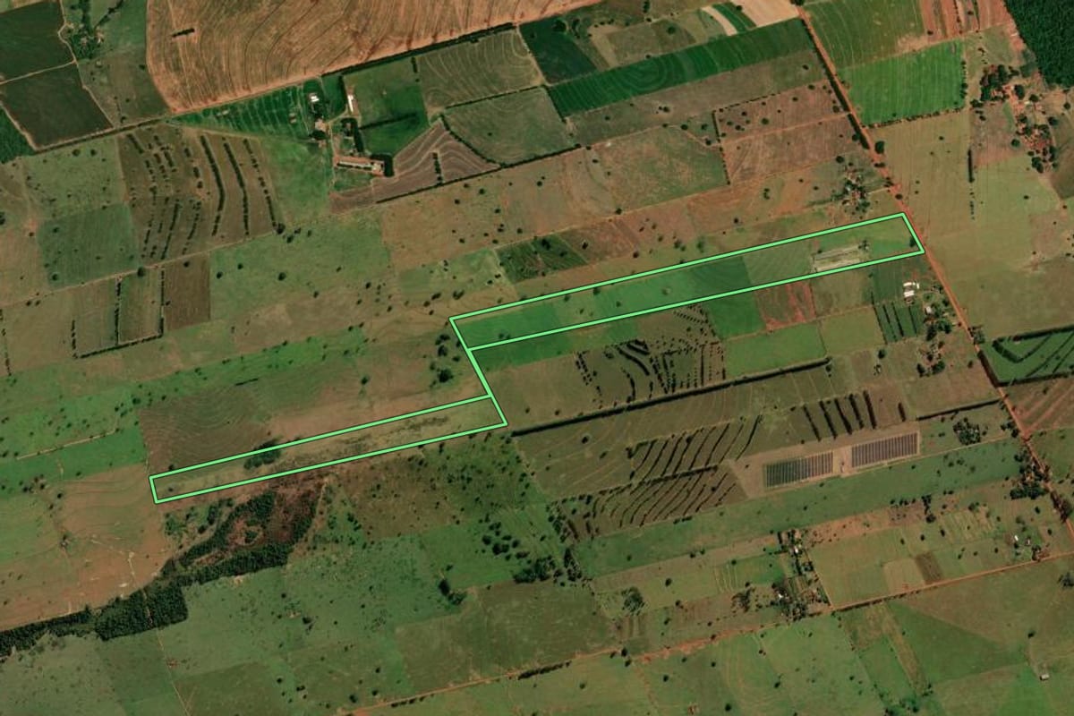 Imagem de satélite do imóvel rural em Loanda (PR), com o contorno declarado no CAR desenhado por cima.