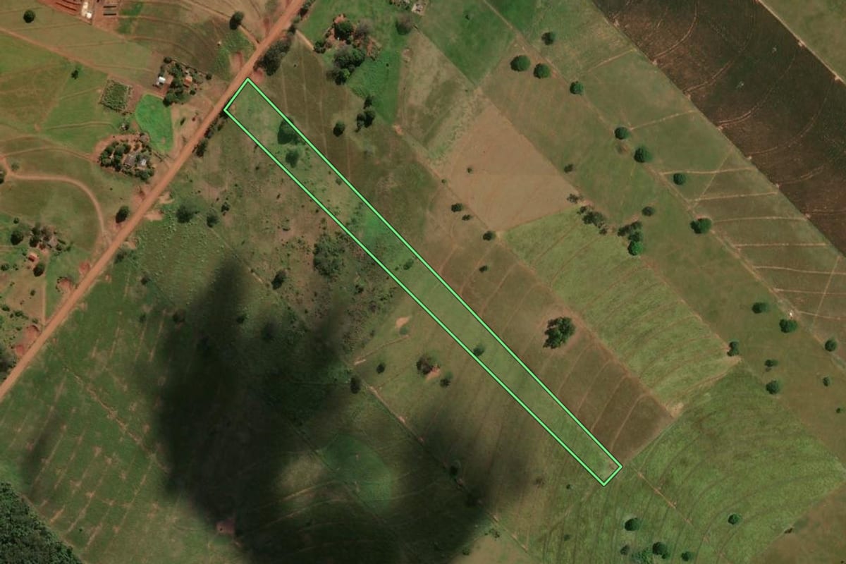 Imagem de satélite do imóvel rural em Loanda (PR), com o contorno declarado no CAR desenhado por cima.