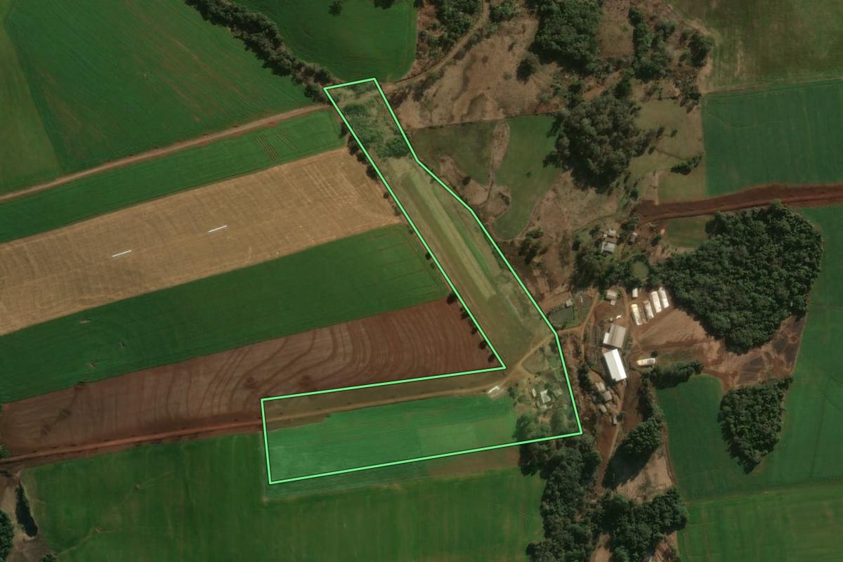 Imagem de satélite do imóvel rural em Manoel Ribas (PR), com o contorno declarado no CAR desenhado por cima.