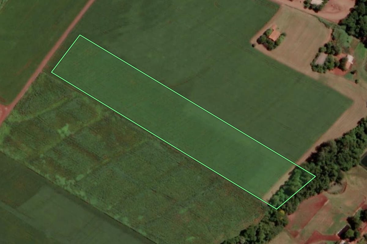 Imagem de satélite do imóvel rural em Marechal Cândido Rondon (PR), com o contorno declarado no CAR desenhado por cima.