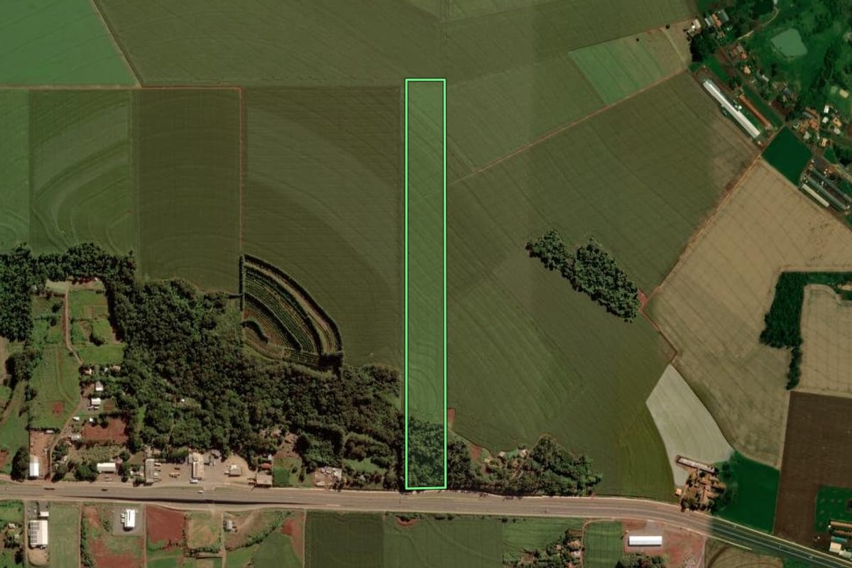 Imagem de satélite do imóvel rural em Marechal Cândido Rondon (PR), com o contorno declarado no CAR desenhado por cima.