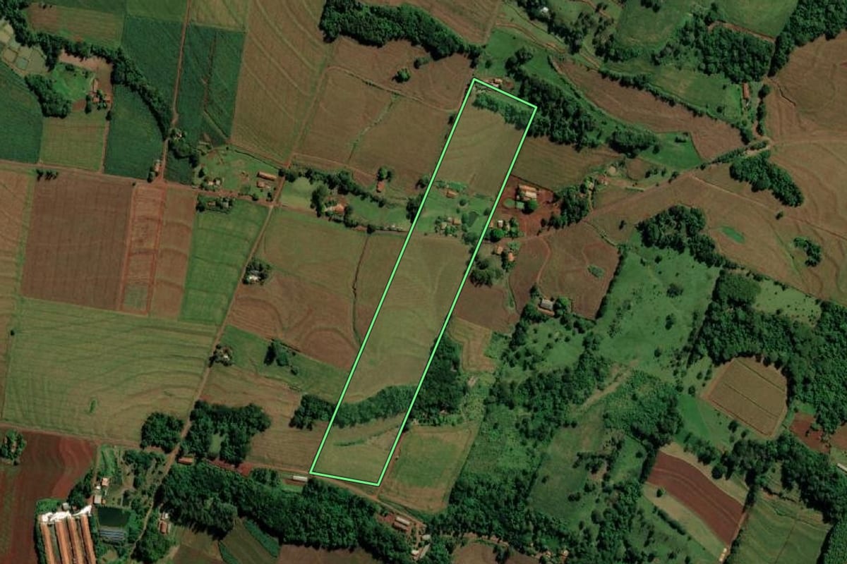 Imagem de satélite do imóvel rural em Marechal Cândido Rondon (PR), com o contorno declarado no CAR desenhado por cima.