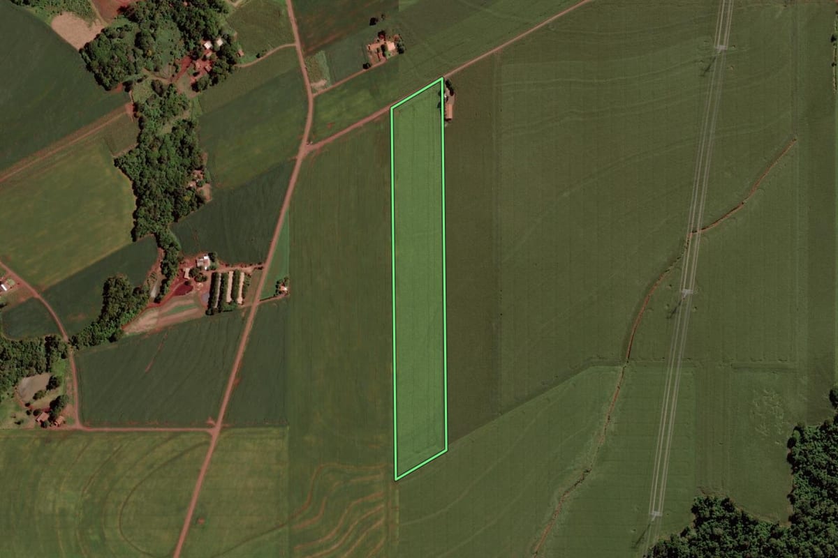 Imagem de satélite do imóvel rural em Marechal Cândido Rondon (PR), com o contorno declarado no CAR desenhado por cima.