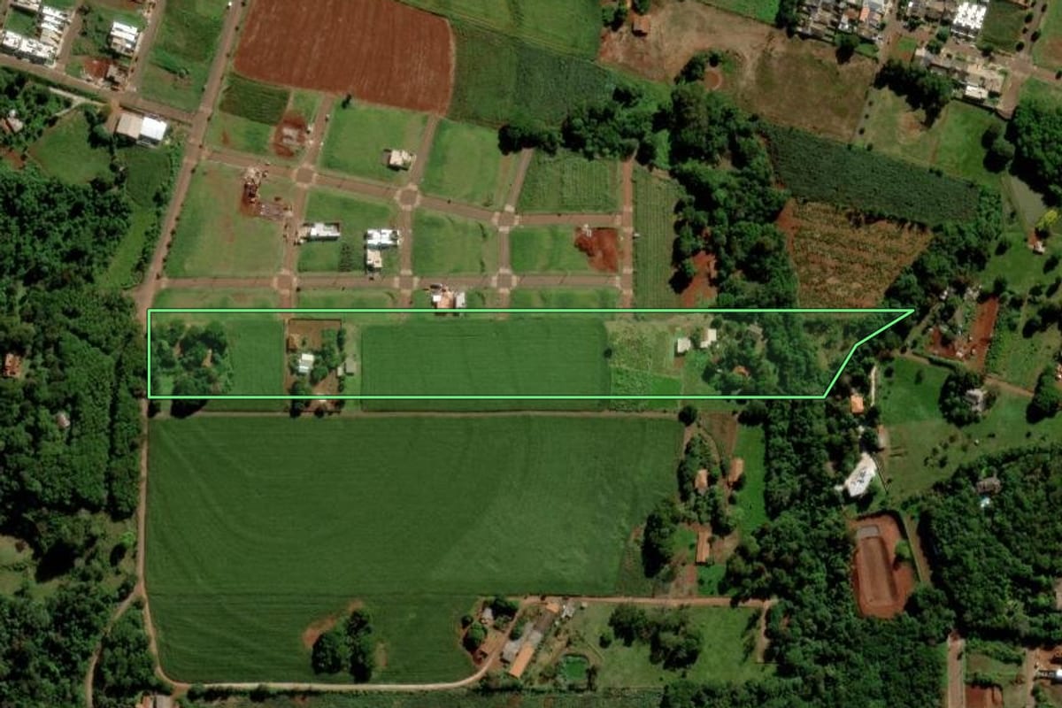 Imagem de satélite do imóvel rural em Marechal Cândido Rondon (PR), com o contorno declarado no CAR desenhado por cima.