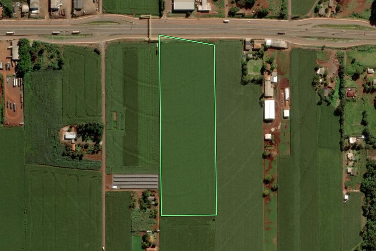 Imagem de satélite do imóvel rural em Marechal Cândido Rondon (PR), com o contorno declarado no CAR desenhado por cima.