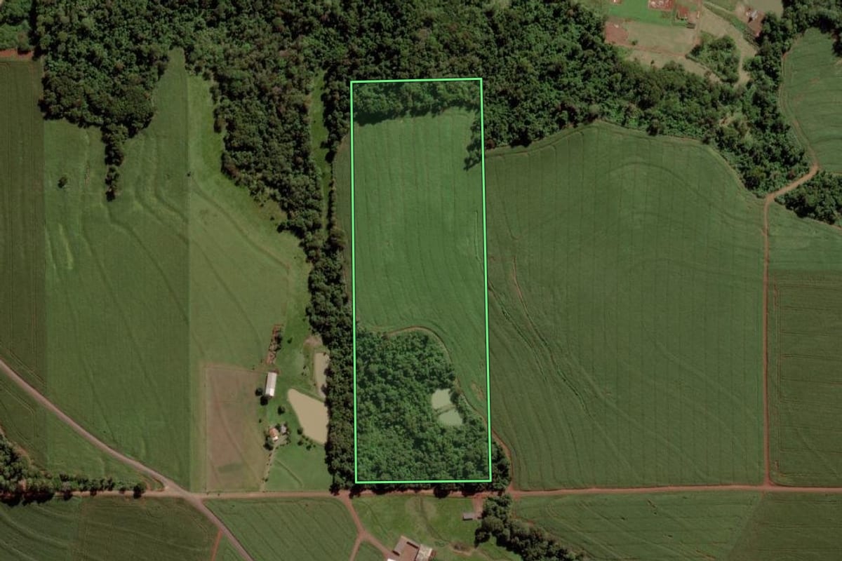Imagem de satélite do imóvel rural em Marechal Cândido Rondon (PR), com o contorno declarado no CAR desenhado por cima.