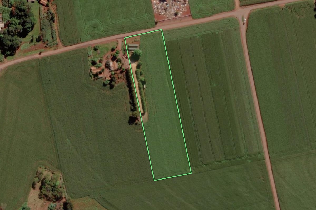 Imagem de satélite do imóvel rural em Marechal Cândido Rondon (PR), com o contorno declarado no CAR desenhado por cima.
